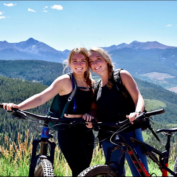 Meet your Posher, Ashleigh: Selling items I no longer need & open to offers!! - Picture 8 of 12